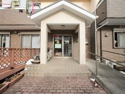 エントランスのある建物