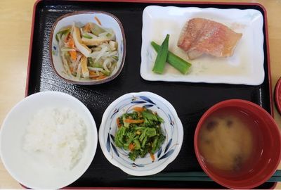 美味しそうな食事のトレー