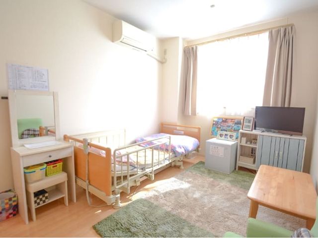 明るい居室 居室 自然光が差し込む明るい居室です。快適性を重視した設備が整っています。