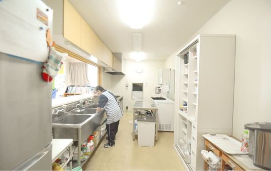 広々とした明るいキッチン