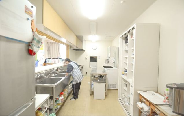 広々とした明るいキッチン