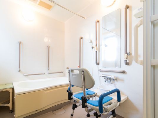 バリアフリー対応の浴室