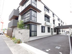 モダンな建物の外観