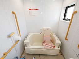 清潔な浴室と設備