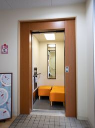 待合室の開放的な入口