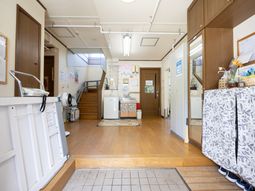 明るいエントランス  
