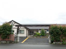 ゆったりした庭のある外観