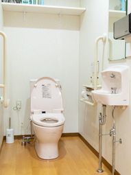 清潔なトイレ設備
