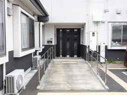 バリアフリーな玄関前  