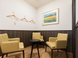 待合室の快適な椅子