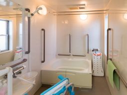 バリアフリー対応の浴室