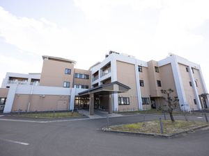 広々とした建物の外観