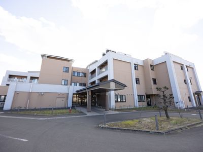 広々とした建物の外観