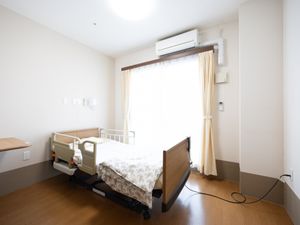 明るい居室の一角