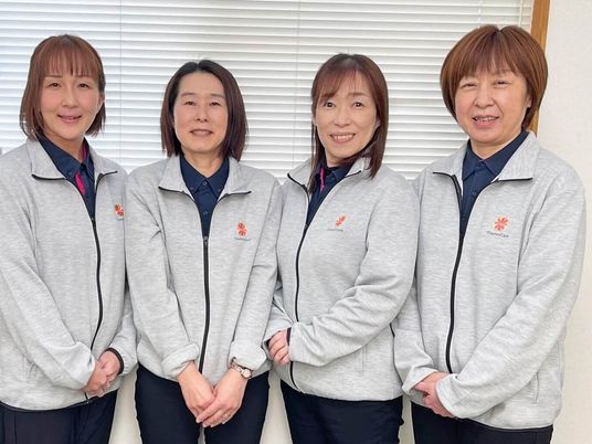 スタッフ4人の集合  