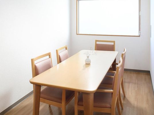 快適なダイニングテーブル