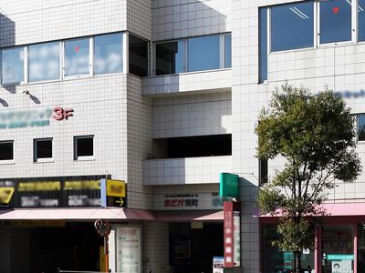 都市部の建物外観