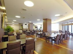 明るいダイニングルーム