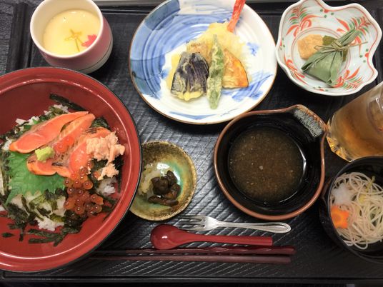 色鮮やかな和食膳