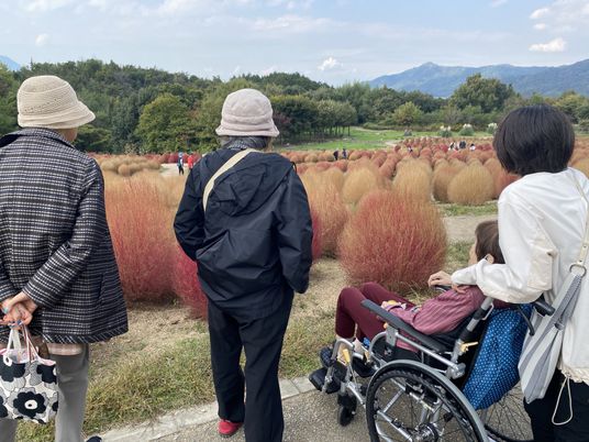 祭礼時のスタッフと利用者