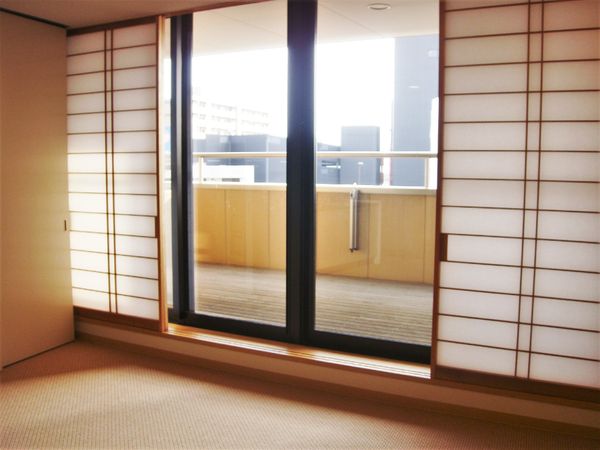 和室の明るい雰囲気