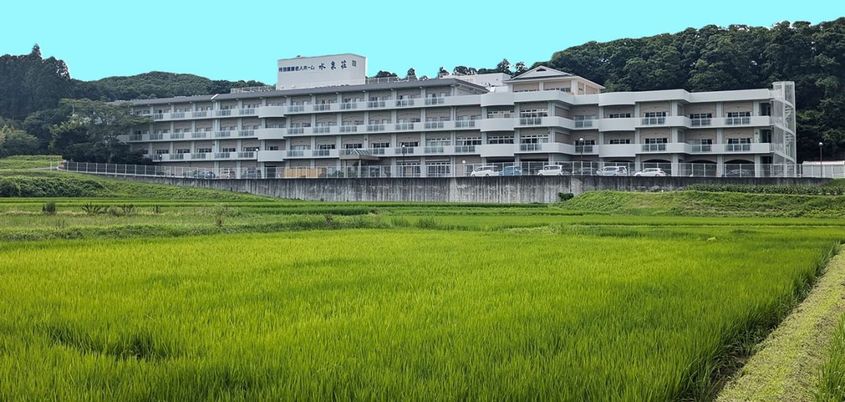 広々とした外観