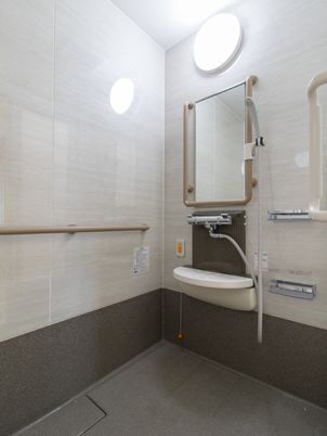 バリアフリーのトイレ空間
