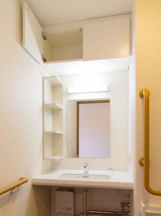 洗面台のある綺麗な空間