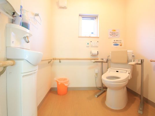 手すり付きトイレ空間