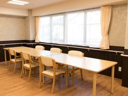 清潔なダイニングルーム