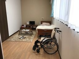 居室と車椅子