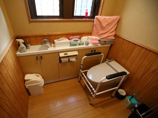 洗面台付きの洋室