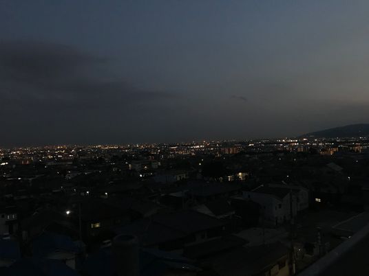 夜の静かな居室