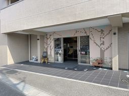 エントランスの明るい様子