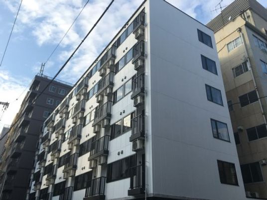 多階層建物の外観