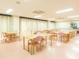 温かみのあるダイニングルーム