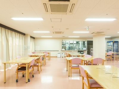 広々とした配膳スペース