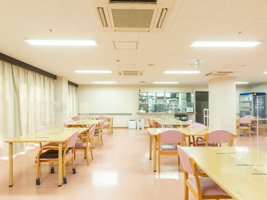 広々とした配膳スペース