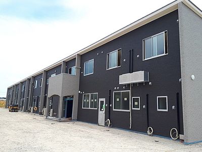 新築っぽい施設の外観