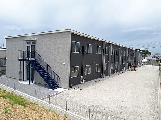 新しい建物の外観