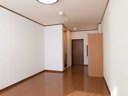 明るい居室の空間