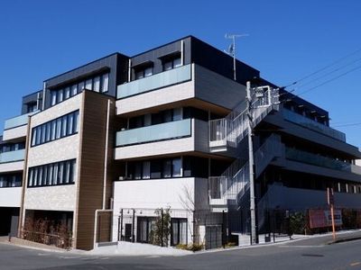 都市型の施設外観