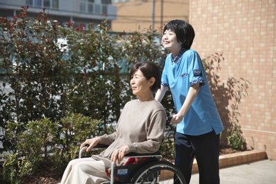 スタッフと利用者の庭