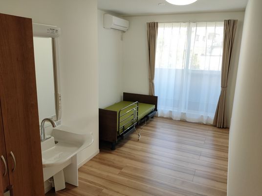 清潔感ある明るい居室