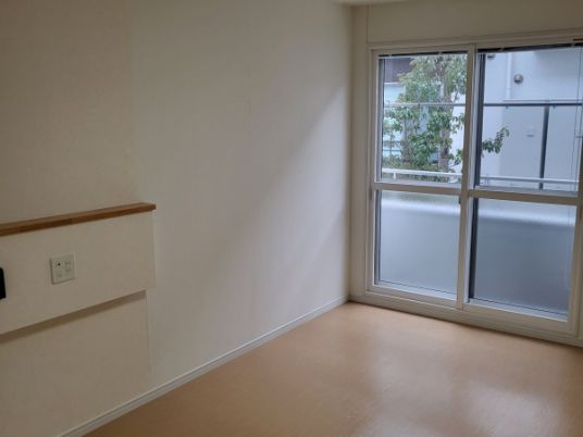 明るい個室の角部屋