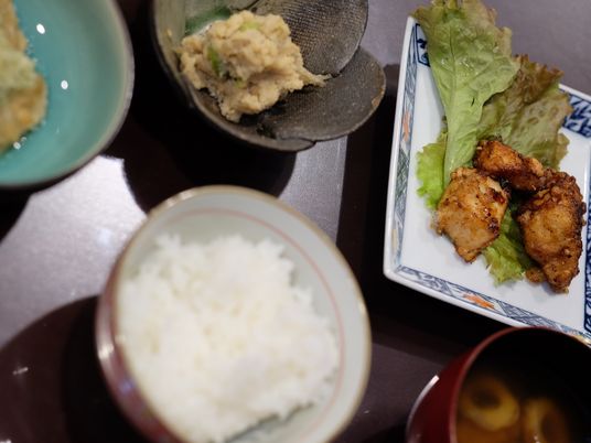 和食の食事風景