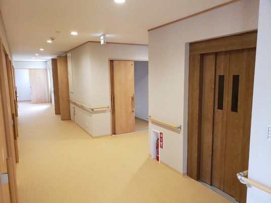 廊下の落ち着いた雰囲気