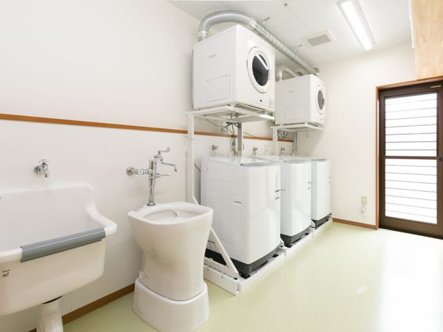 洗濯設備が整った部屋 コインランドリー 使いやすさを考慮した設備が整っていますので、快適にご利用いただけます。