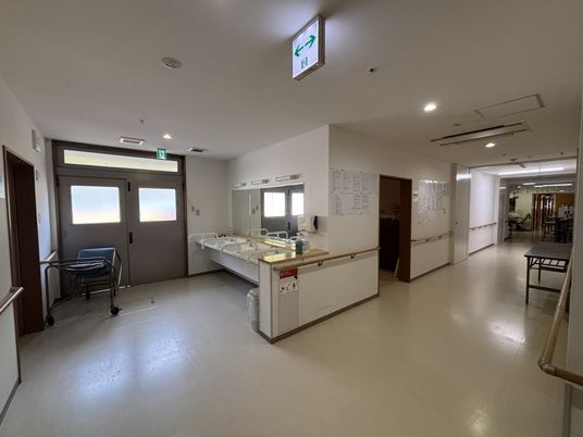 広々とした廊下