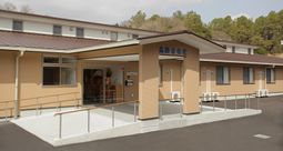 スタッフを迎える居室の外観